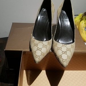 Gucci pump